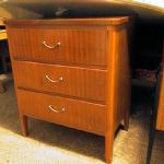 183 3062 CHEST OF DRAWERS